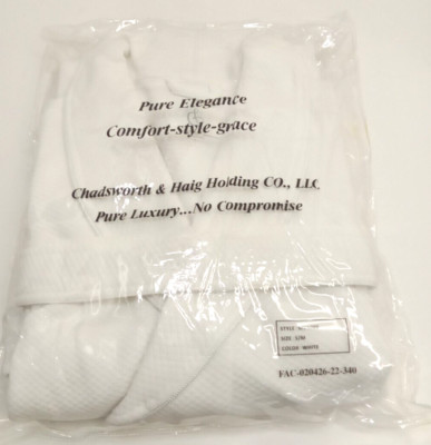 Chadsworth & Haig MD5000 White Pure Elegance Modal Diamond Jacquard Robe S/M