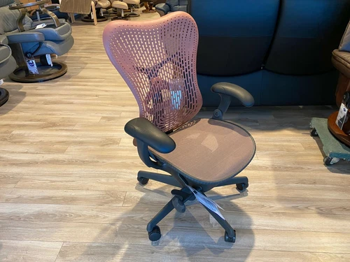 كرسي مكتب هيرمان ميللر ميرا - Terra Cotta Airweave - إطار الجرافيت