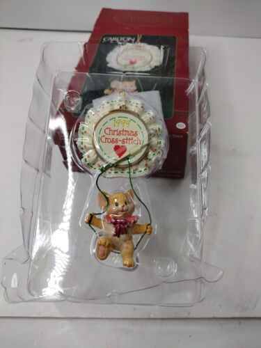 CARLTON CARDS SWEET SAMPLER 1999 Cross-Stitch Mouse in Swing with box and tag - Picture 1 of 5