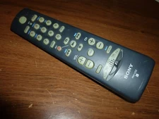 Sony RM-V22 Universal 5-Device TV AV1 AV2 VCR CBL Remote Control Commander
