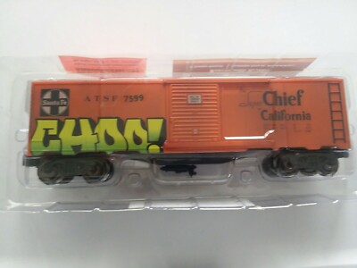 MENARDS O Gauge Santa Fe Weathered Graffiti Boxcar