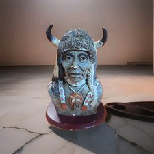A Bust Statue of A Native American Chief with Buffalo Horns Resin Figurine Decor