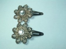 VINTAGE GOLD TONE FLOWER SNAP BARRETTES