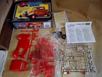Monogram 1/24 The Beach Boys - Lil Deuce Coupe OVP 2903