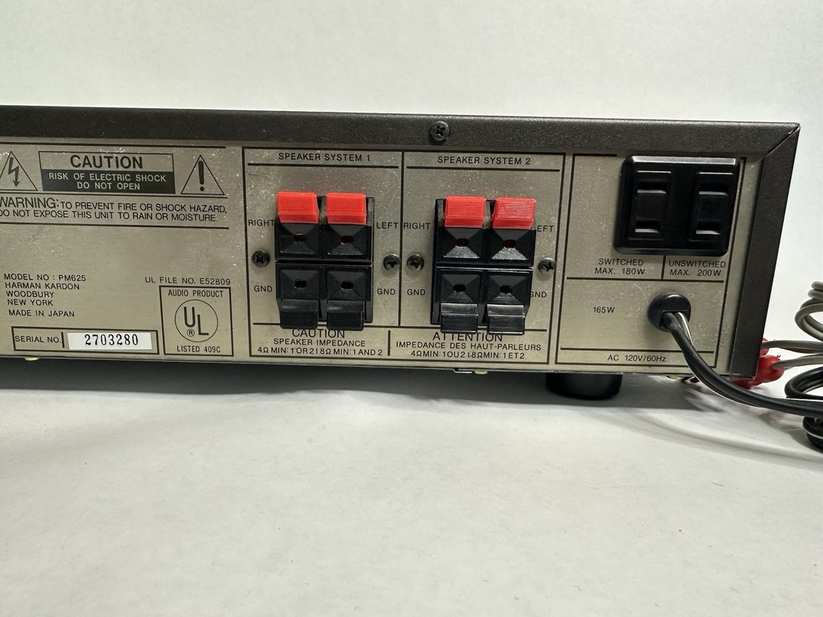 Harman Kardon PM625 Ultra Wideband Integrated Amplifier Powers On