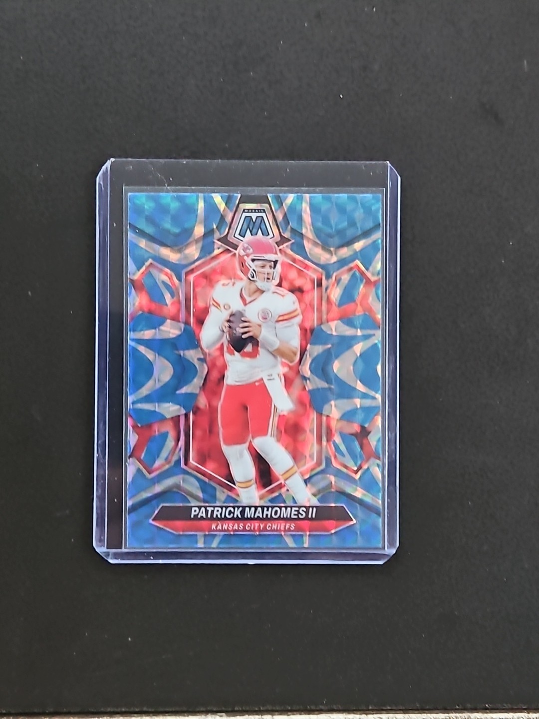2024 Panini Mosaic - Patrick Mahomes II #106 Reactive Blue Mosaic Prizm