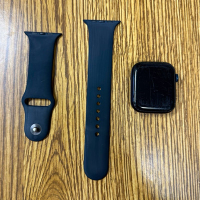 Apple Watch Series 7 45mm GPS 32GB Black Aluminum Case Black Silicone Band