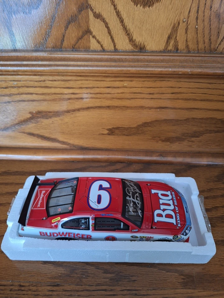 Kasey Kahne Budweiser Waltrip 2010 retro Ford 1/24 Lionel ARC 2X autografiado Foto 2 de 4