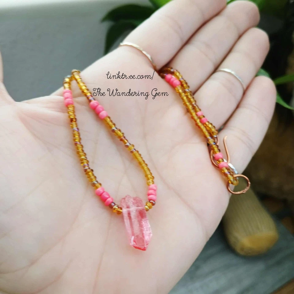 Delicado collar gargantilla con cuentas de cristal de cuarzo rosa, 14" Foto 3 de 4