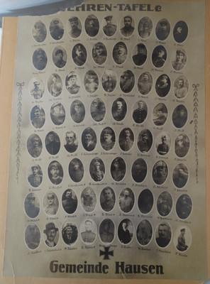 Fotografie / Ehren-Tafel der Gemeinde Hausen