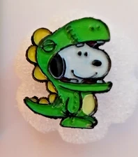 SNOOPY ENAMEL PIN-SHIP ALL THE PINS YOU BUY FOR $4.99-VISIT OUR STORE