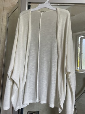 Bozzolo Strickjacke/Jacke 12. Fledermausflügel. Creme . Ohne Etikett