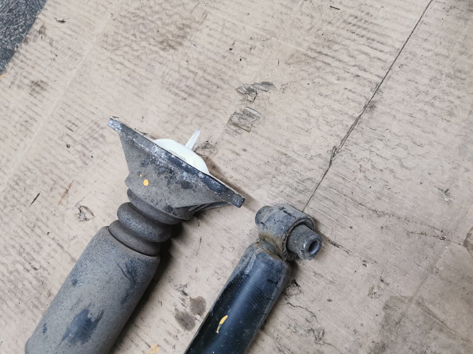 BMW 1 SERIES F20 F21 118i PETROL REAR SHOCK ABSORBERS RIGHT LEFT 6873722 (2) eBay