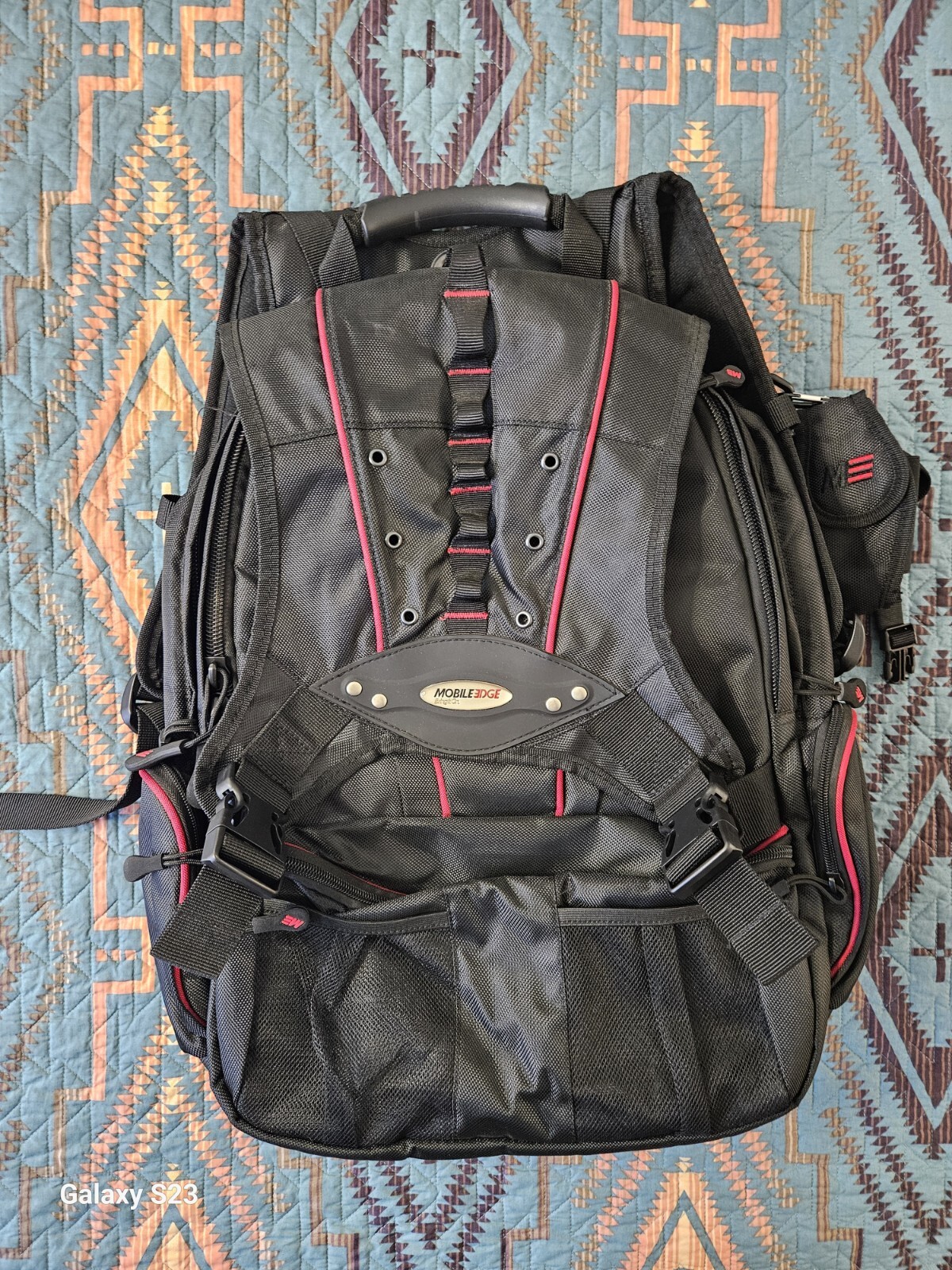. Tons Of Pockets. Very Solid And Nice. 17.3"