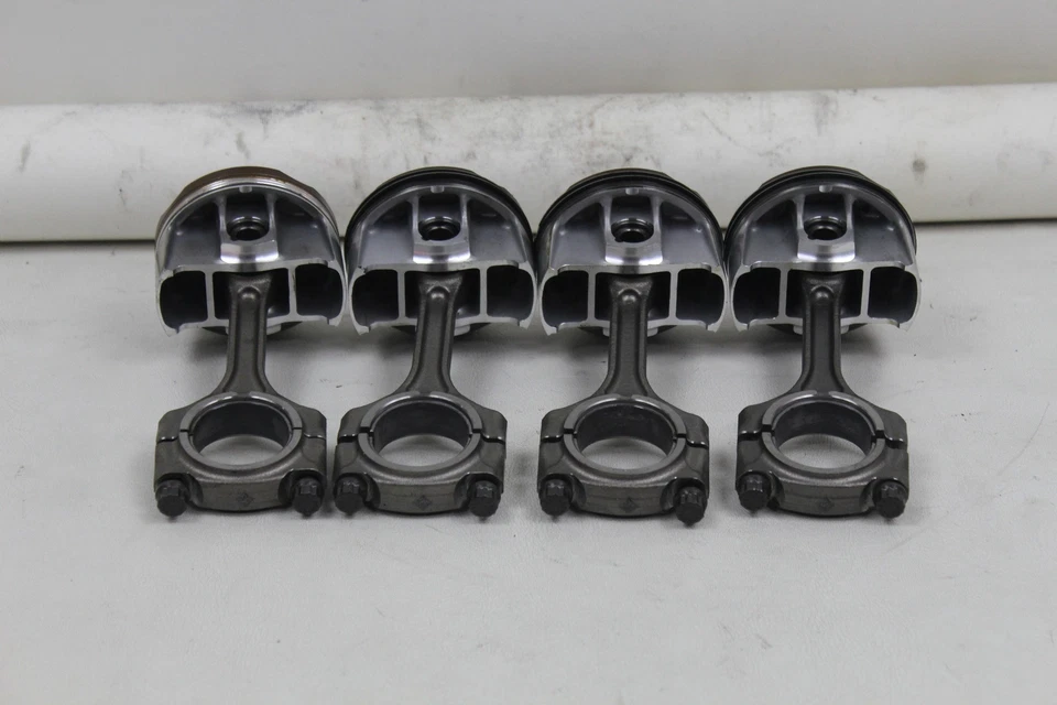 Aprilia RSV4 1000 17-20 OEM Engine Motor Connecting Rods Con Rod Pistons & Rings - Image 2 of 4