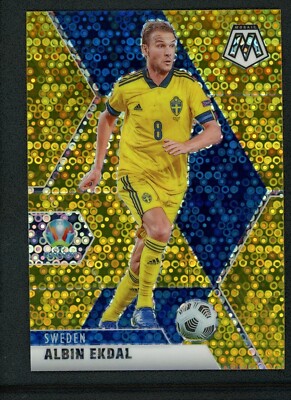 2021 108/10 Panini Mosaic UEFA Euro Gold Disco
