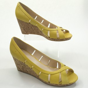nine west yellow sandals