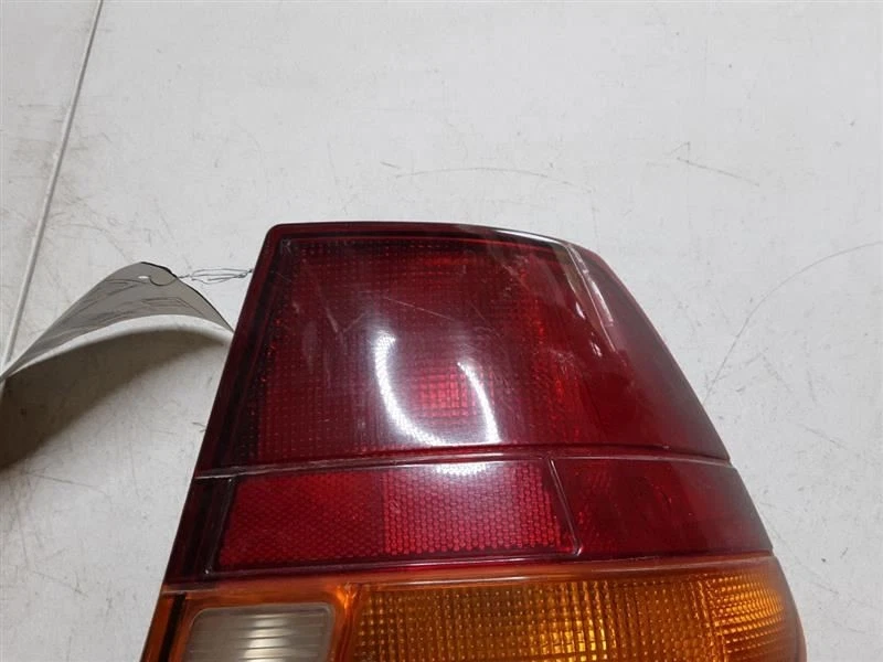 Rear Passenger Tail Light Sedan Fits 96-97 SATURN S SERIES 10109661 - Image 4 of 4