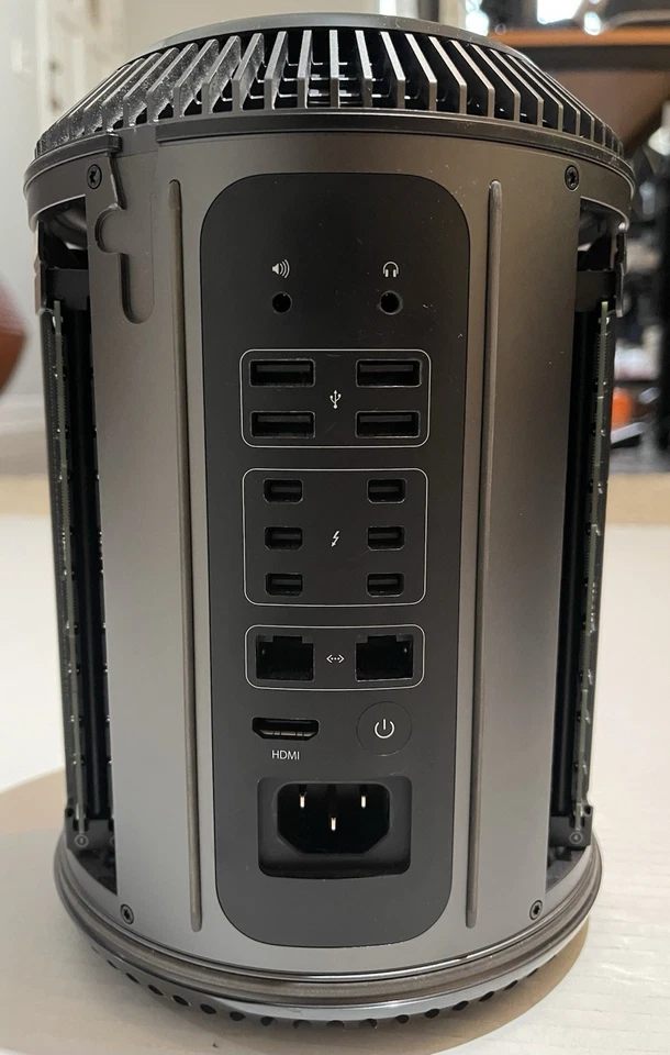 Apple Mac Pro A1481 6-Core Intel Xeon E5 3.5GHz 64GB RAM 256GB SSD (Late 2013) - Image 3 of 4