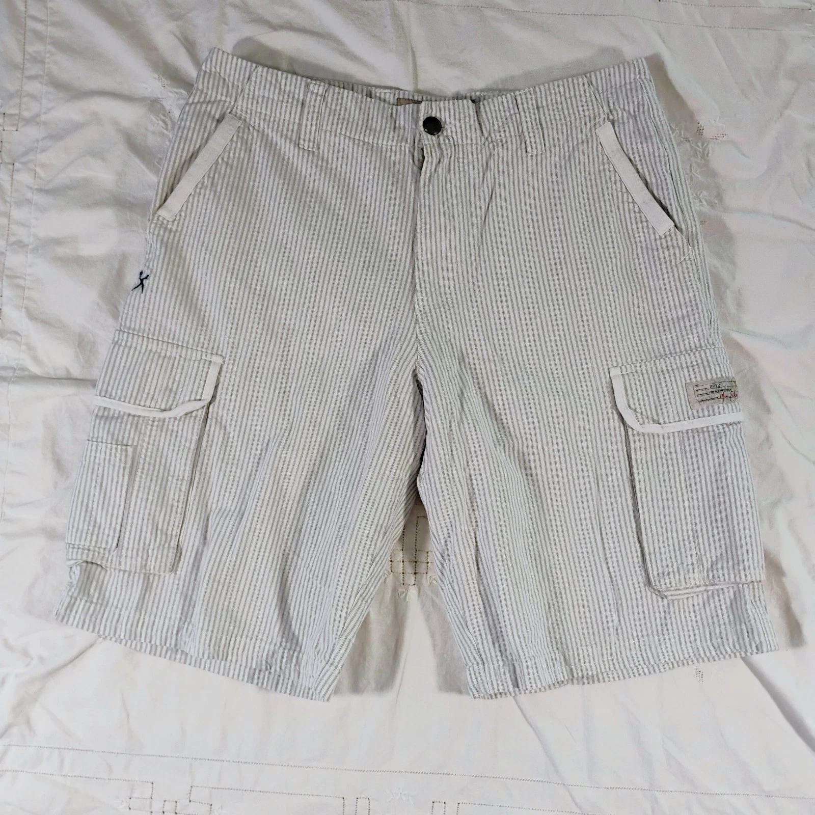 Marc Ecko Men's Shorts Size 34 Cut & Sew Cargo White Blue Pinstripe Y2K Baggy
