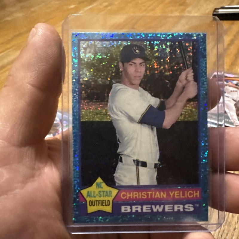 2025 Topps Heritage - Christian Yelich #10 Chrome Light Blue Sparkle Refractor