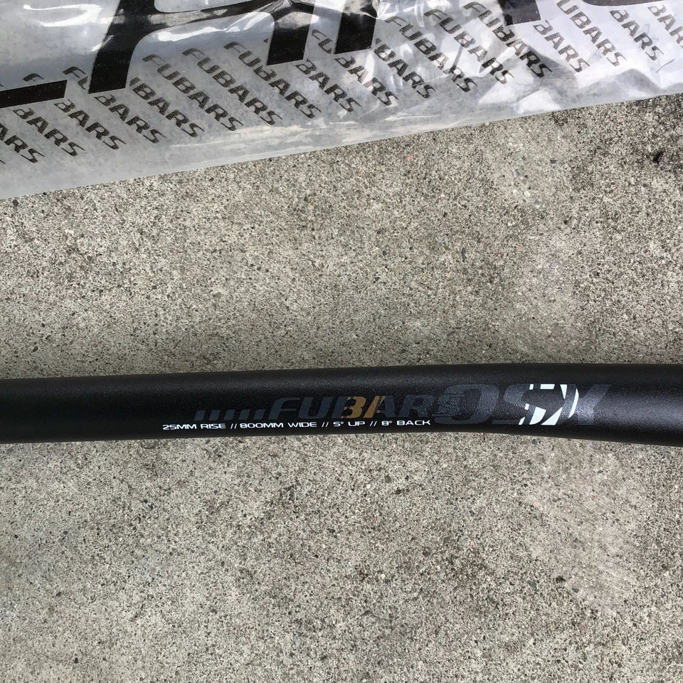 Chromag Fubars OSX Handlebar 25mm Rise 31.8mm Clamp 800mm Width Black Aluminum - Image 3 of 4