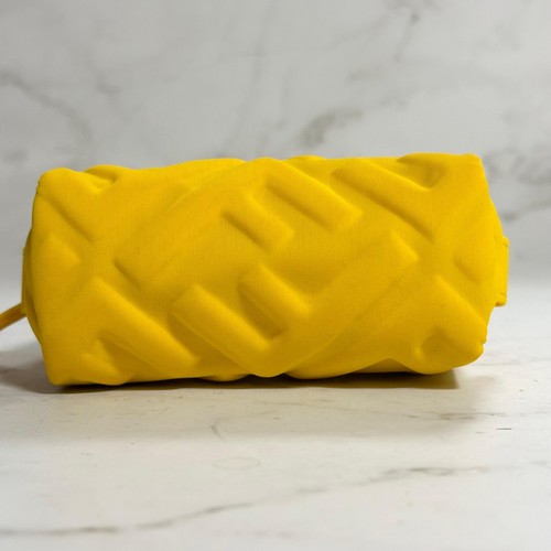 FENDI Cosmetic Pouch Purse FF Embossed Zucca Yellow Authentic - Imagen 6 de 24