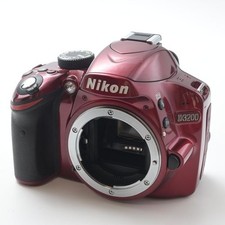 Nikon D3200 / AF-S DX NIKKOR 18-55mm f 3.5-5.6g VR 826674