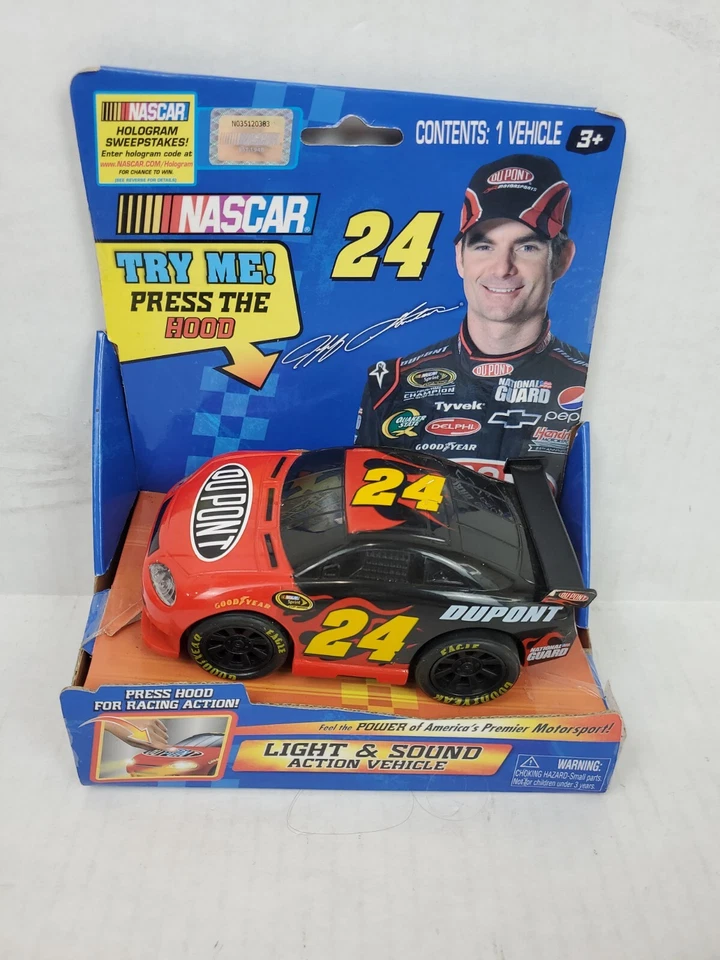 Light And Sound Action 杜邦 NASCAR #24 车辆 2010 Jeff Gordon Jada 收藏家 — 第 3/4 张图片