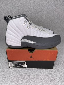 مكان الولادة في الوقت المناسب لتسريع jordan 12 gris con blanco -  littlewolftea.com