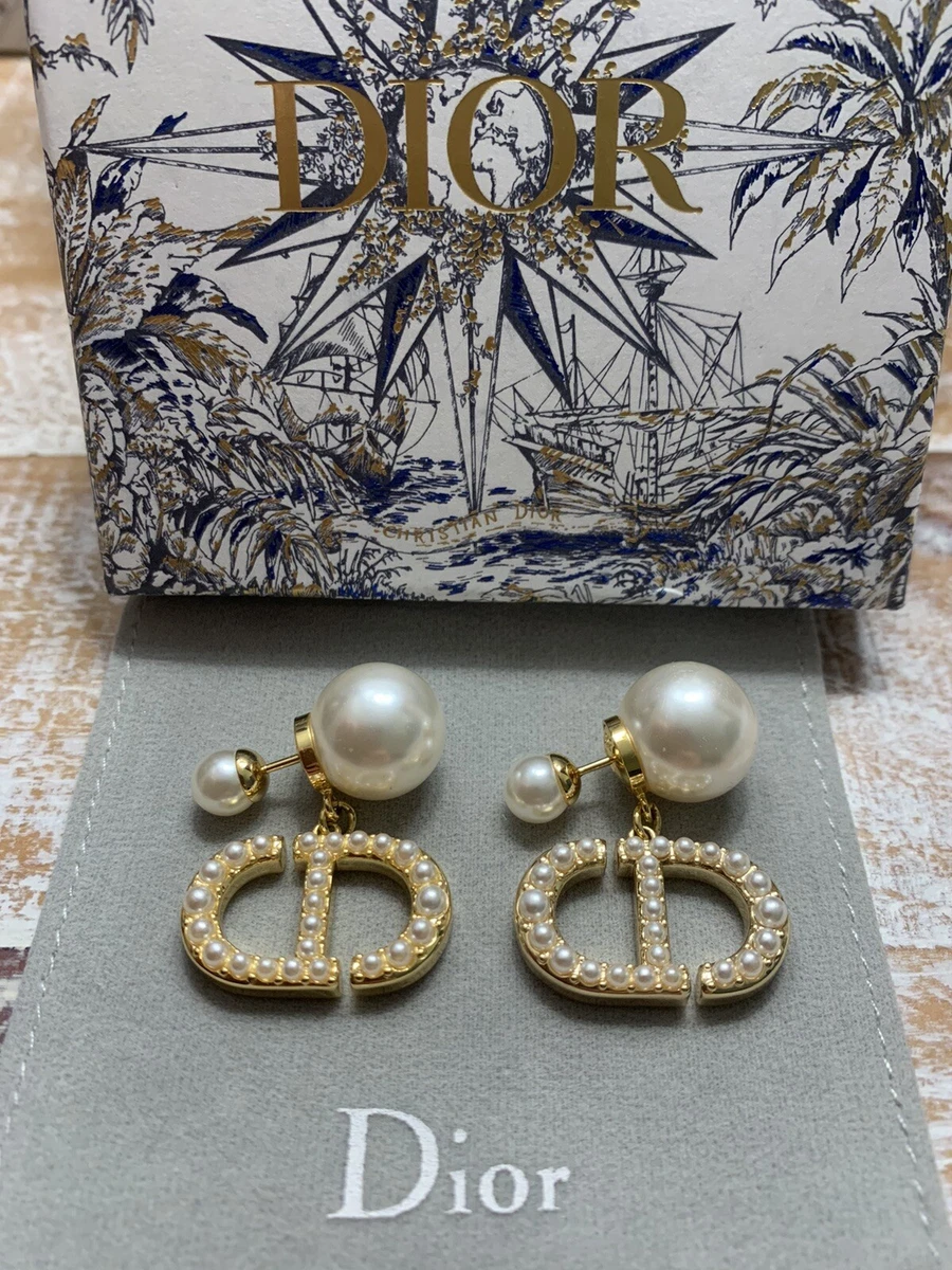 値下げ！Dior ホワイトパールスタッドピアストンボ Dior White Pearl Fashion Earrings for sale | eBay