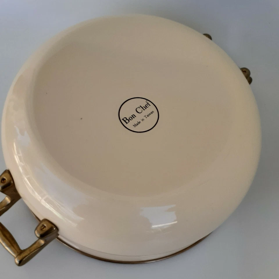 Bon Chef Enamel Pot 3 Qt. with Handles Vintage Never Used Serving Ivory Lid - Image 4 of 4