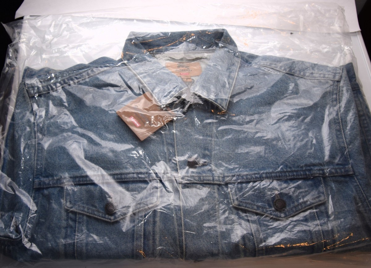 Supreme Burberry Denim Trucker Jacket - SS22 - Washed Blue - Size