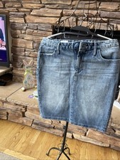 GAP 1969 Denim Skirt Size 8 Light Wash