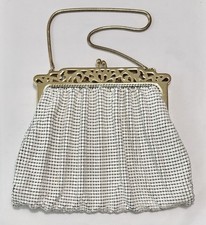 1950s Whiting Davis 2898 White Metal Mesh Goldtone Kiss Lock Frame Evening Bag