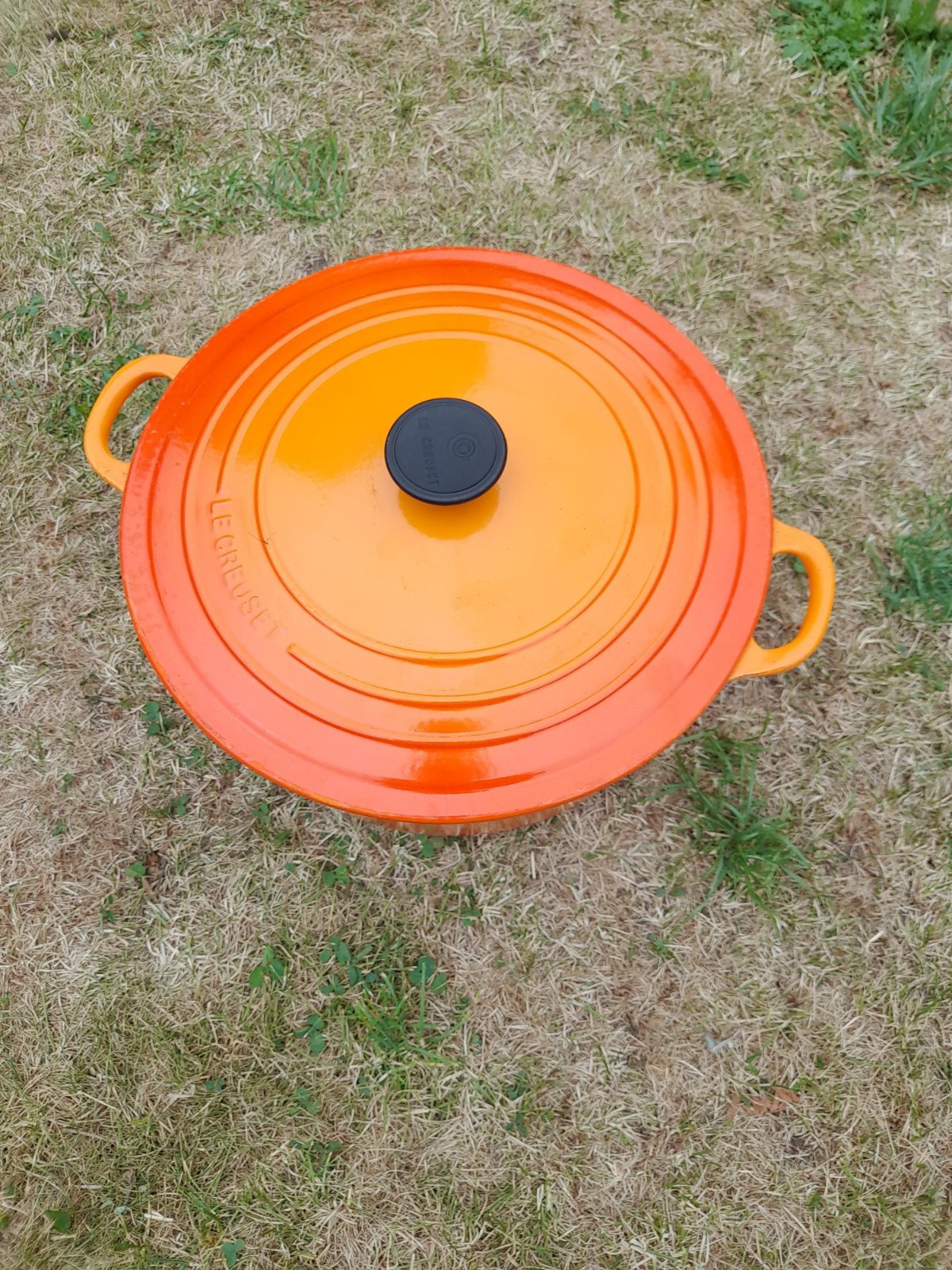 La Creuset Signature Gusseisen runde Kasserolle 30 cm Volcanic Orange einmal benutzt