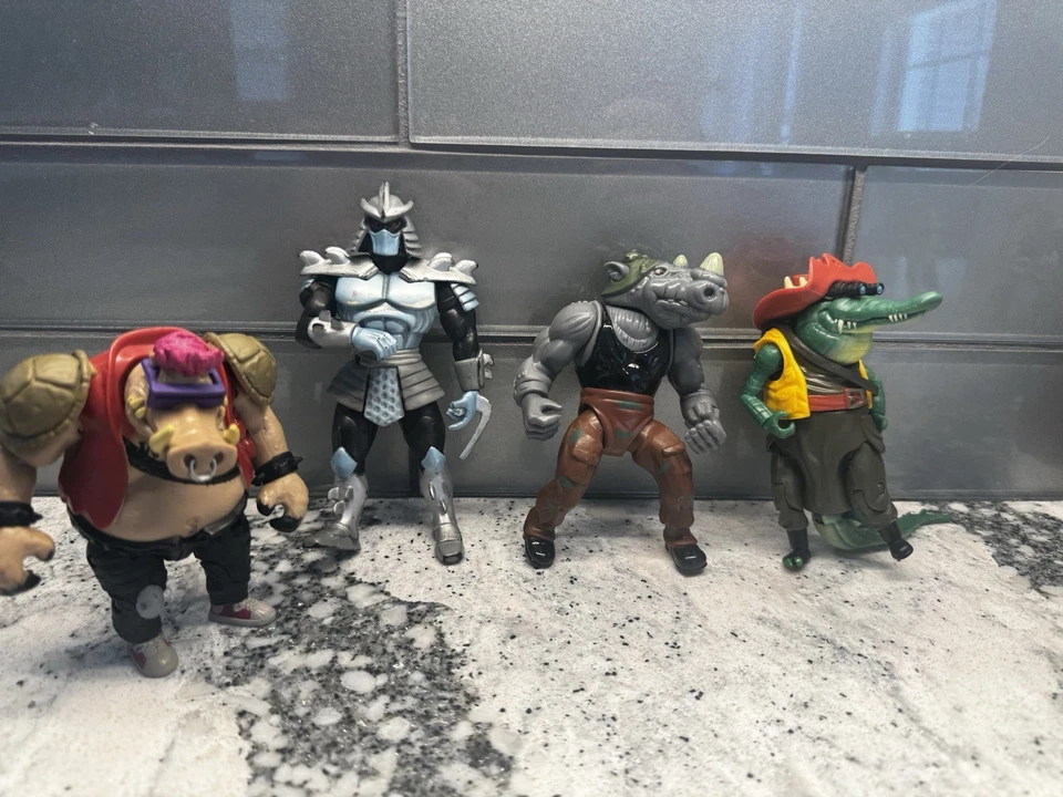 Teenage Mutant Ninja Turtles Toy Figure Lot - Image 3 of 3