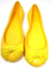 yellow bow flats