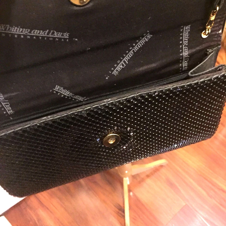 Bolsa de ombro/embreagem vintage Whiting and Davis preta malha frisada - Imagem 4 de 4