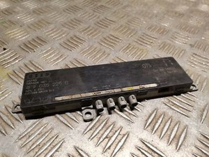 AUDI A6 4F2, C6 Kofferraumdeckel Antennenverstärker 4F9035225D