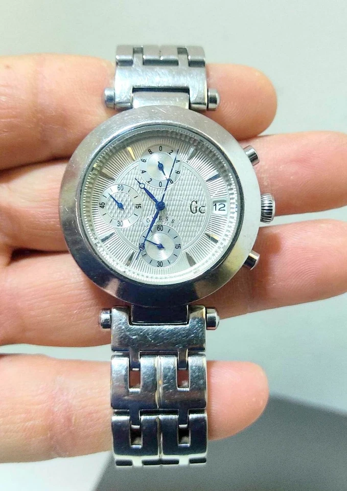 Swiss Watch GC Guess Women's Silver Strap Vintage Japan Movement Perfect W Case - Image 3 of 4