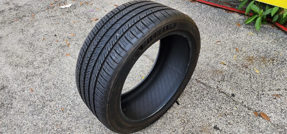 1 MICHELIN PILOT SPORT ALL SEASON 4  255/40ZR19 255/40/19  255-40-19   255 40 19 - Image 4 of 4