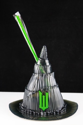 New 2024 Wicked Exclusive Elphaba Witch Hat Sipper Cup & Straw - 第 1/8 張圖片