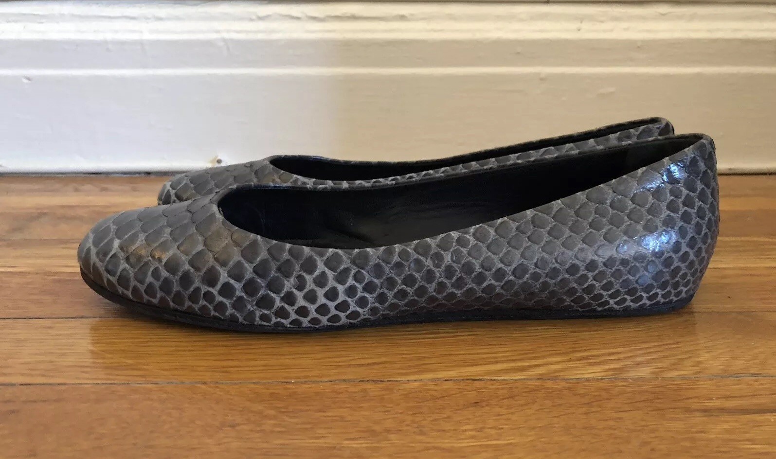 Devi Kroell Gray Python Round Toe Flats - Size 40 - image 3