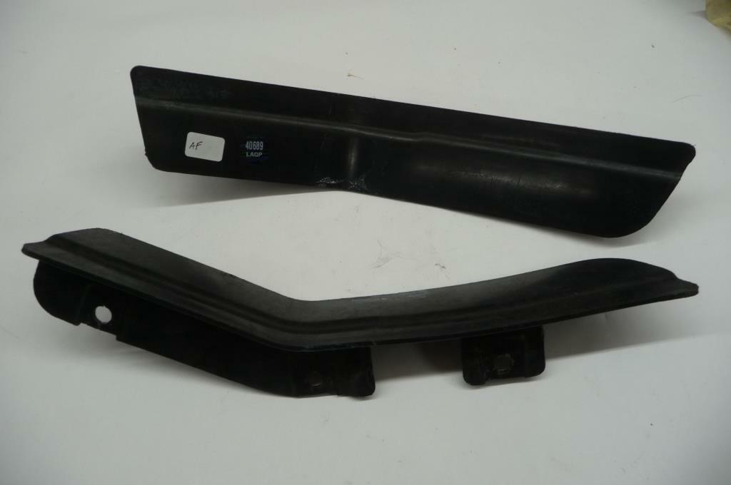 2012-2014 Ferrari California Front RH & LH Air Flap 80101600 ; 80101800 OEM A1