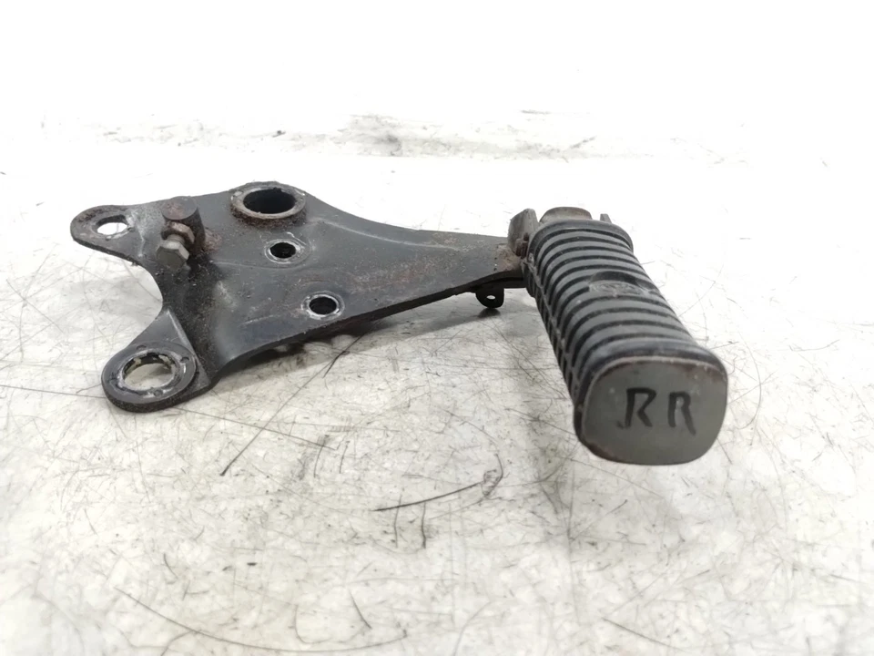 Yamaha R5 1972 72 reposapiés trasero derecho pasajero reposapiés y montaje Foto 3 de 4