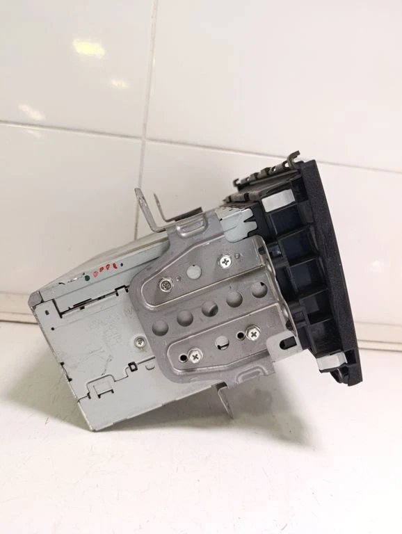 Honda CR-V 2008 Radio / Reproductor de CD / Reproductor de DVD / Navegación BOS116758 Foto 4 de 4