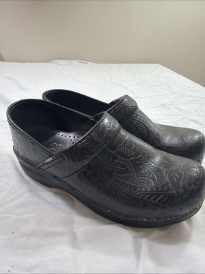 246 Dansko Women LT Pro Tooled Black Floral Clog Size 39 Leather US 9