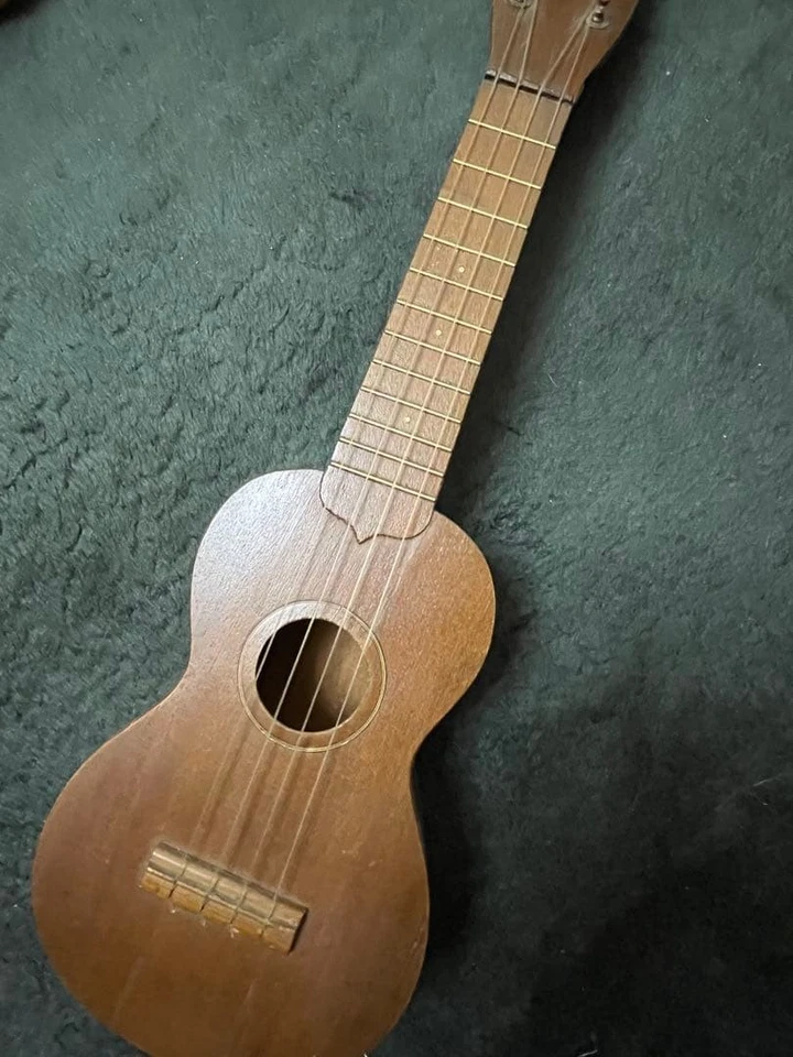Vintage GRETSCH Ukulele - Image 2 of 4