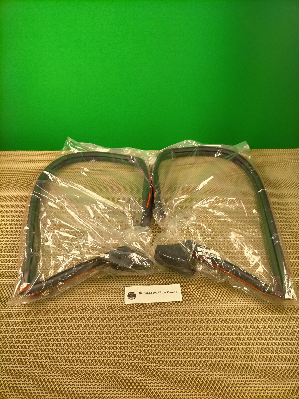 NISSAN OEM WEATHER STRIP, BODY SIDE RH & LH SET For 370Z Z34 Fairlady Z JAPAN